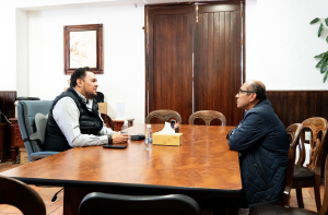 Deja Luis Vargas la dirección de gobernación, priista llega al relevo